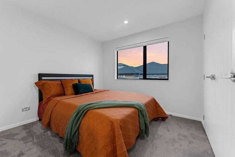 Photo of property in 32 Leathem Crescent, Pokeno, 2402