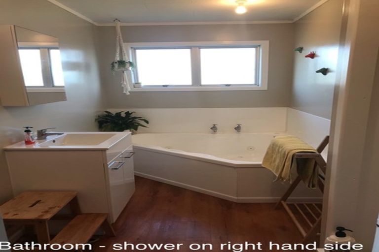 Photo of property in 13 Oturi Road, Waverley, 4510