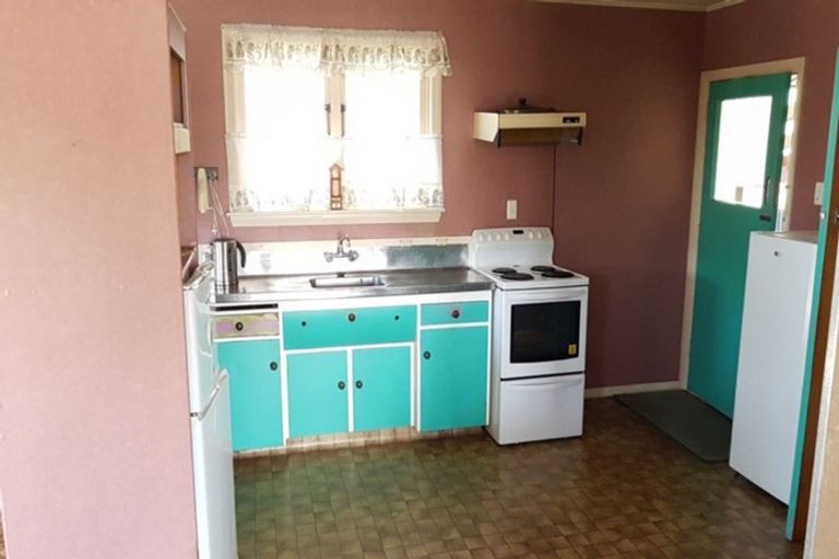 Photo of property in 140 Hoffman Street, Hokitika, 7810