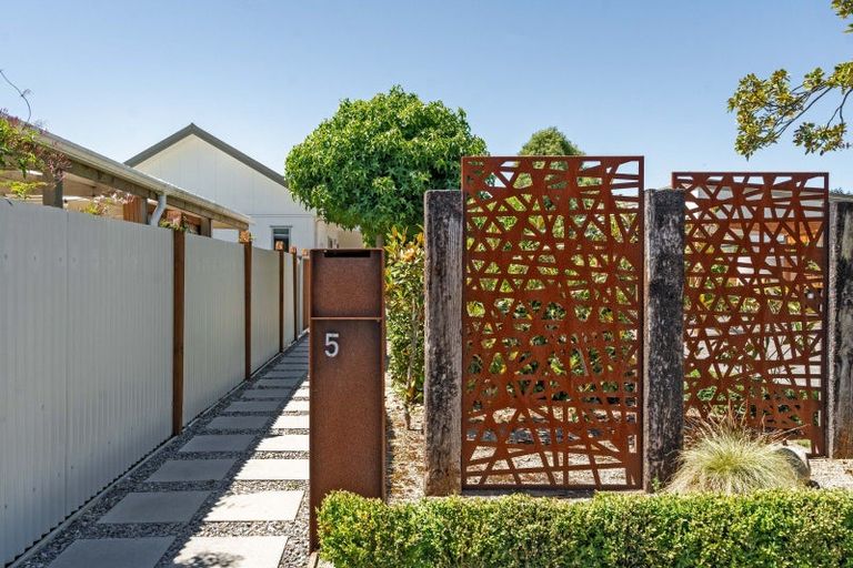 Photo of property in 5 Massey Street, Greytown, 5712