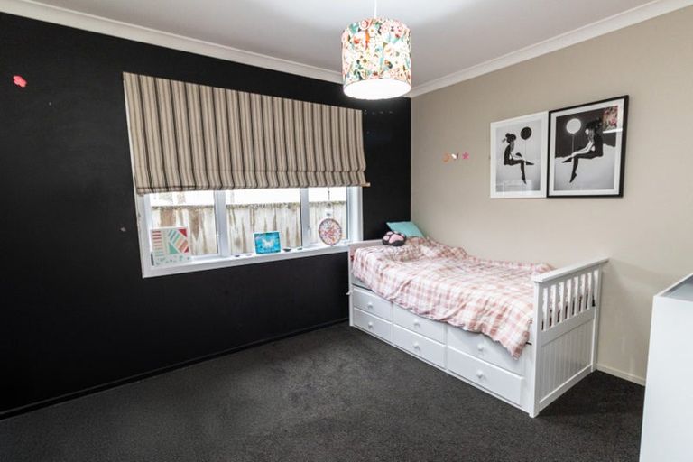 Photo of property in 8 Melvill Grove, Waterloo, Lower Hutt, 5011