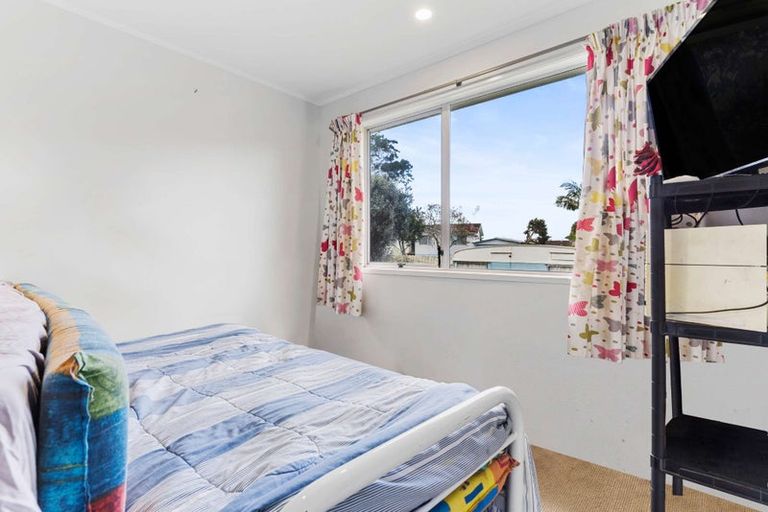 Photo of property in 24 Hyperion Drive, Randwick Park, Auckland, 2105