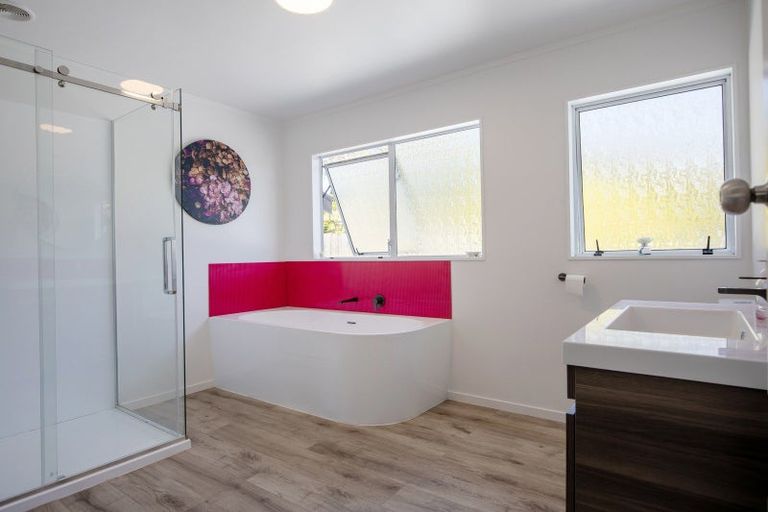 Photo of property in 10 Watts Road, Waipawa, 4210