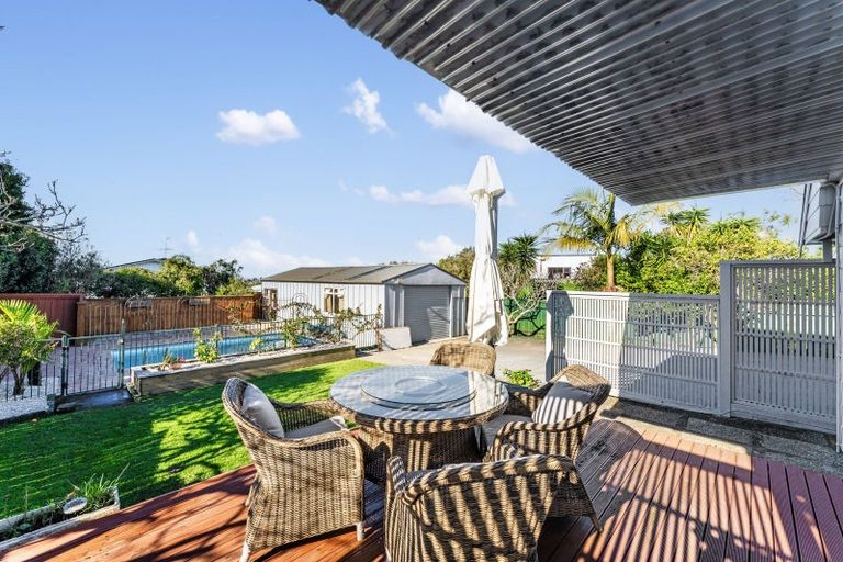 Photo of property in 2/22 Salem Place, Torbay, Auckland, 0630