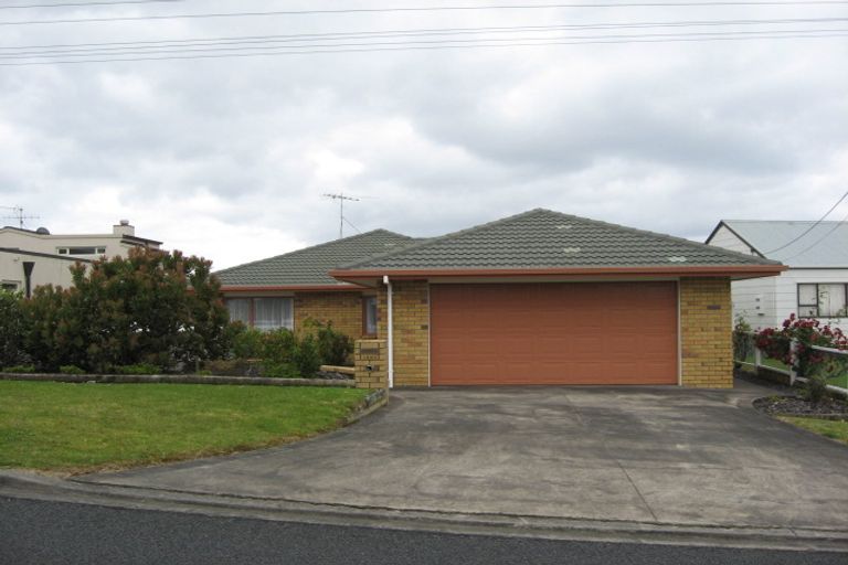 Photo of property in 1444 Whangaparaoa Road, Army Bay, Whangaparaoa, 0930