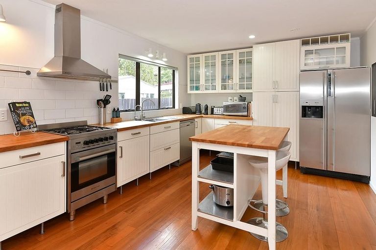 Photo of property in 3/427 Don Buck Road, Massey, Auckland, 0614