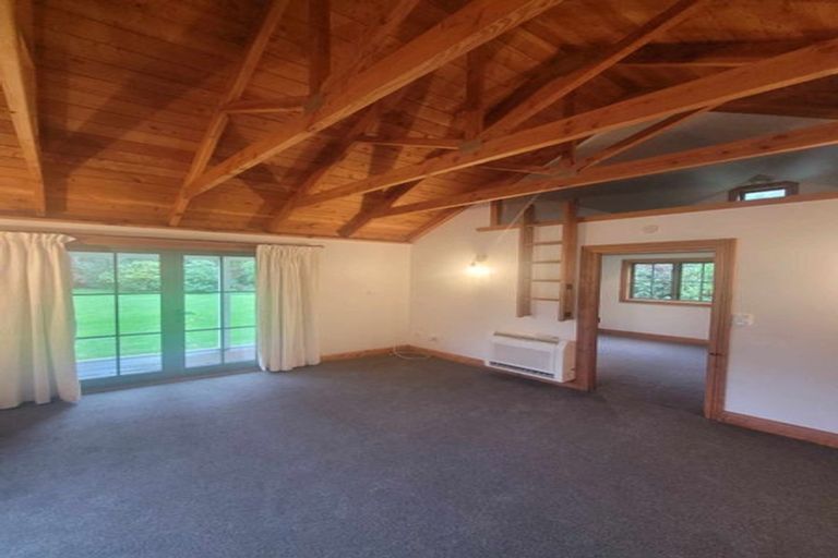 Photo of property in 927 Whitemans Valley Road, Whitemans Valley, Upper Hutt, 5371