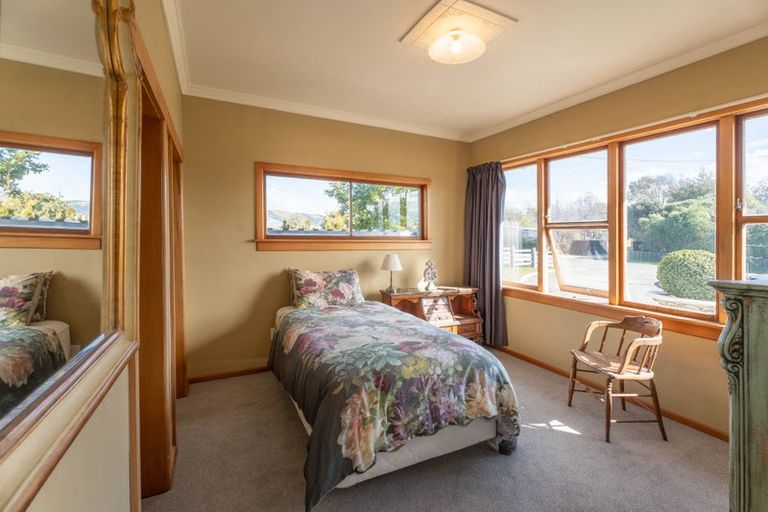 Photo of property in 65 Timaru Road, Waimate, 7924
