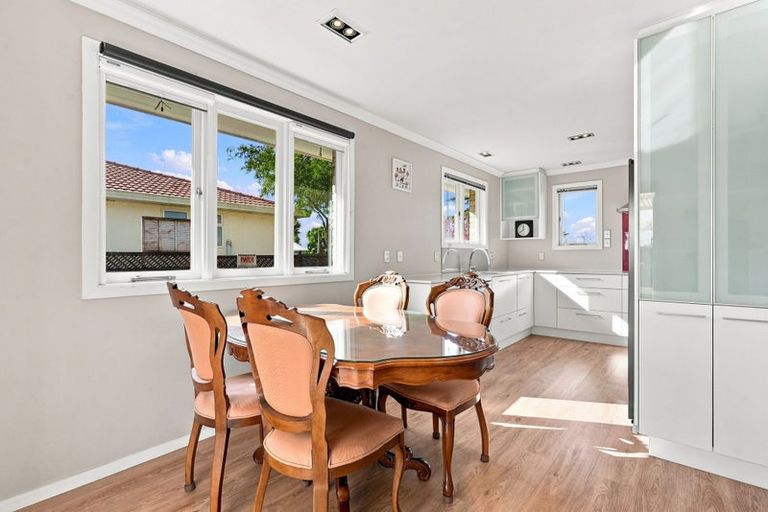 Photo of property in 11 Glenbrook Road, Karaka, Papakura, 2580