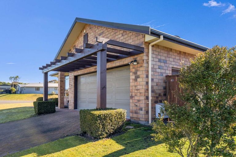 Photo of property in 1 Suffolk Drive, Otamatea, Whanganui, 4500