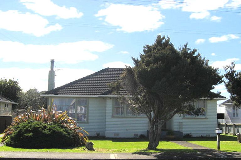 Photo of property in 35 Saint Annes Street, Levin, 5510