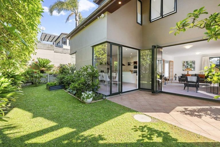 Photo of property in 2/2 The Esplanade, Campbells Bay, Auckland, 0630