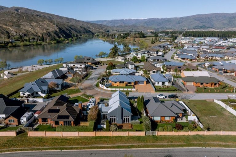 Photo of property in 8 Matthews Crescent, Cromwell, 9310