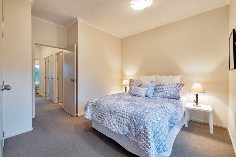 Photo of property in 11 Barnea Circle, Glen Eden, Auckland, 0602