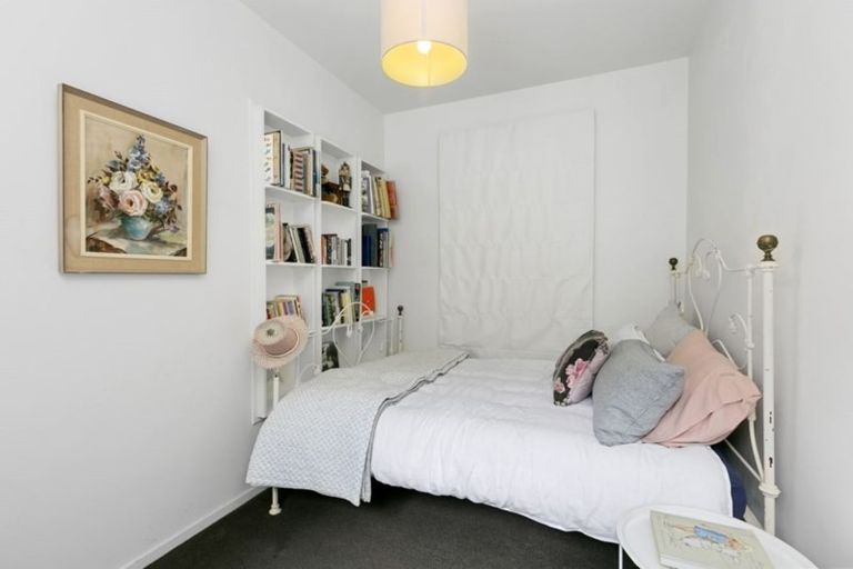 Photo of property in 26 Rodrigo Road, Kilbirnie, Wellington, 6022