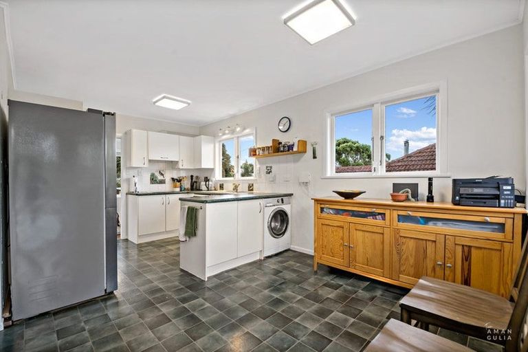 Photo of property in 62 Stottholm Road, Titirangi, Auckland, 0604