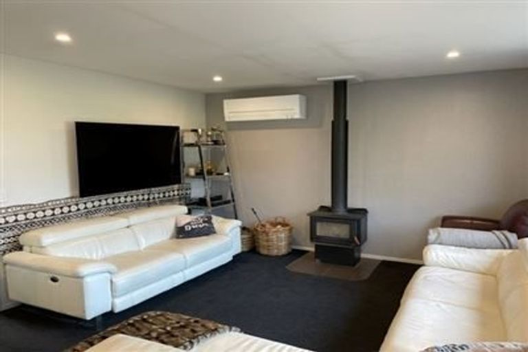 Photo of property in 4 Fearne Drive, Woodend, 7610