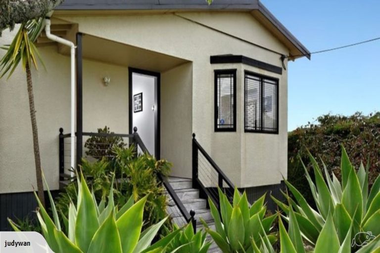 Photo of property in 144 Glengarry Road, Glen Eden, Auckland, 0602