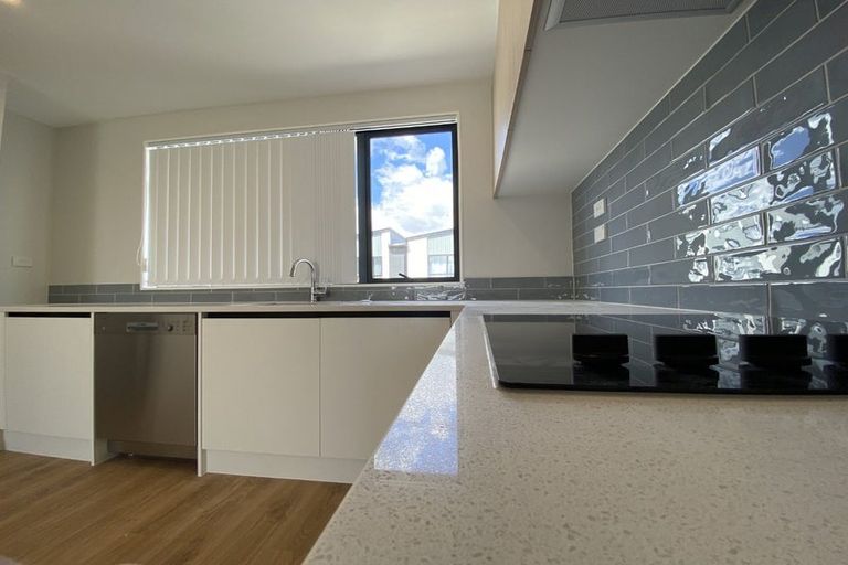 Photo of property in 35 Hinonga Loop, Silverdale, 0932