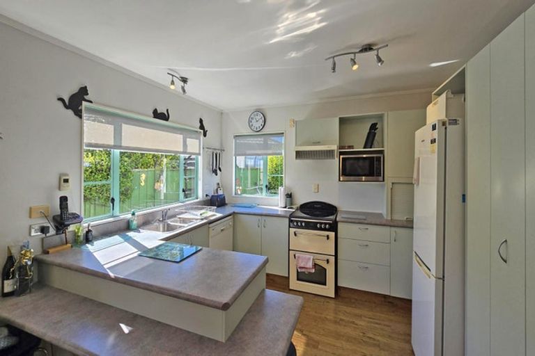 Photo of property in 8 Montague Way, Taradale, Napier, 4112