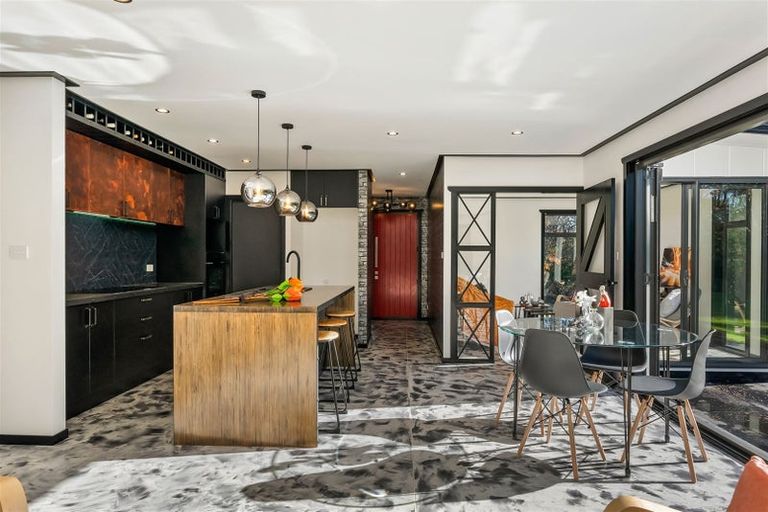 Photo of property in 112 Kawiu Road, Levin, 5510