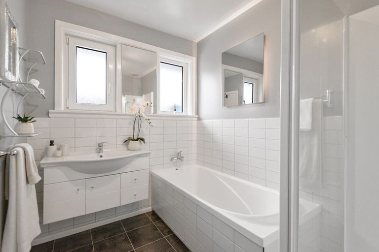 Photo of property in 23 Grahams Road, Ilam, Christchurch, 8041