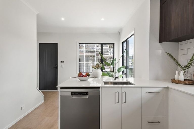 Photo of property in 4/17 Samuel Marsden Place, Whenuapai, Auckland, 0618