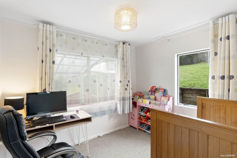 Photo of property in 10 Broadfield Street, Massey, Auckland, 0614