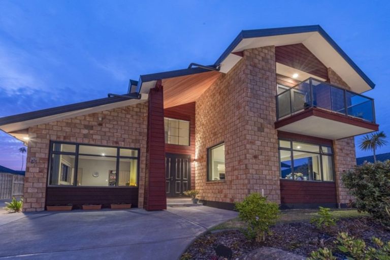 Photo of property in 22 Key West Drive, One Tree Point, 0118