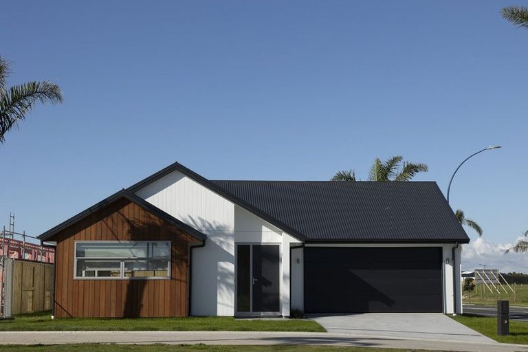 Photo of property in 2 Entelea Close, Papamoa Beach, Papamoa, 3118