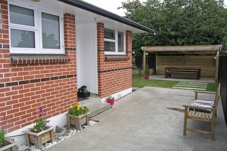 Photo of property in 2/1133 Fergusson Drive, Clouston Park, Upper Hutt, 5018