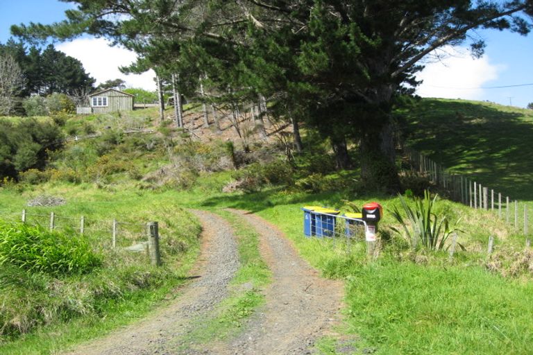 Photo of property in 138 Bethells Road, Waitakere, Henderson, 0781