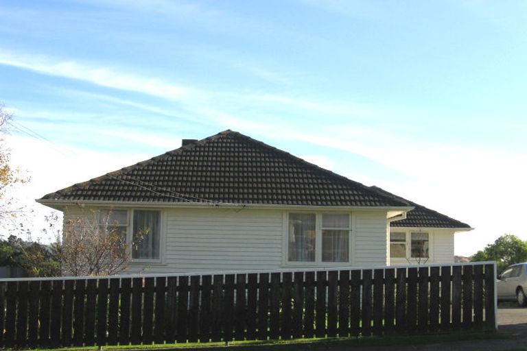 Photo of property in 7 Astrolabe Street, Cannons Creek, Porirua, 5024