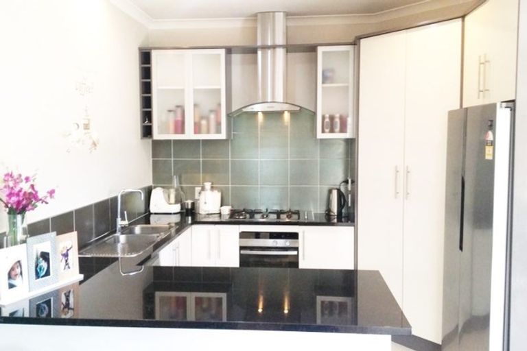 Photo of property in 15 Stamford Crescent, Flat Bush, Auckland, 2019