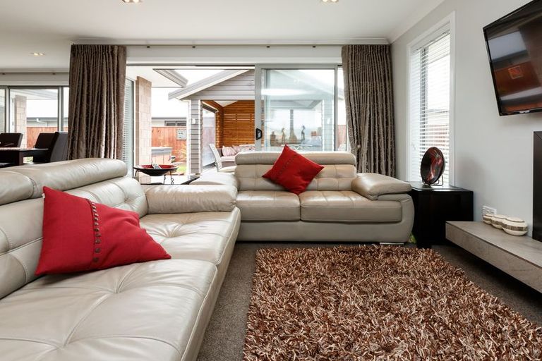 Photo of property in 47 Rodeo Drive, Kelvin Grove, Palmerston North, 4414