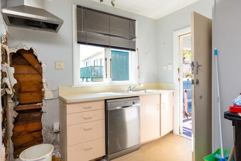 Photo of property in 49 Hampden Street, Picton, 7220