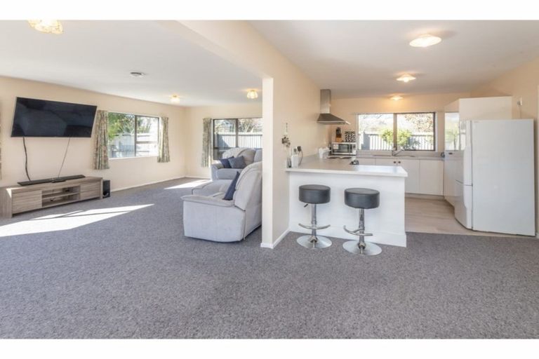 Photo of property in 166a Breezes Road, Aranui, Christchurch, 8061
