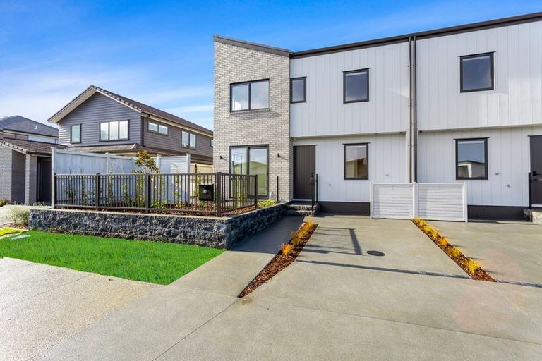Photo of property in 93 Pepene Avenue, Takanini, Auckland, 2112