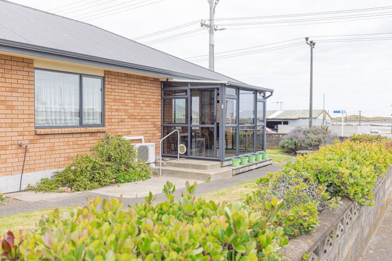 Photo of property in 2 Mosston Road, Castlecliff, Whanganui, 4501