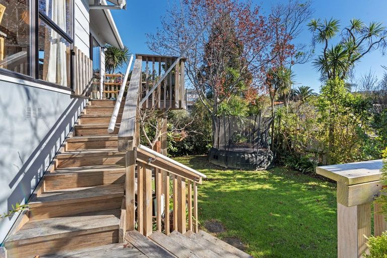 Photo of property in 1/17 Manuwai Road, Torbay, Auckland, 0630