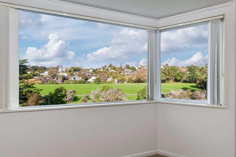 Photo of property in 2/94 Nigel Road, Browns Bay, Auckland, 0630