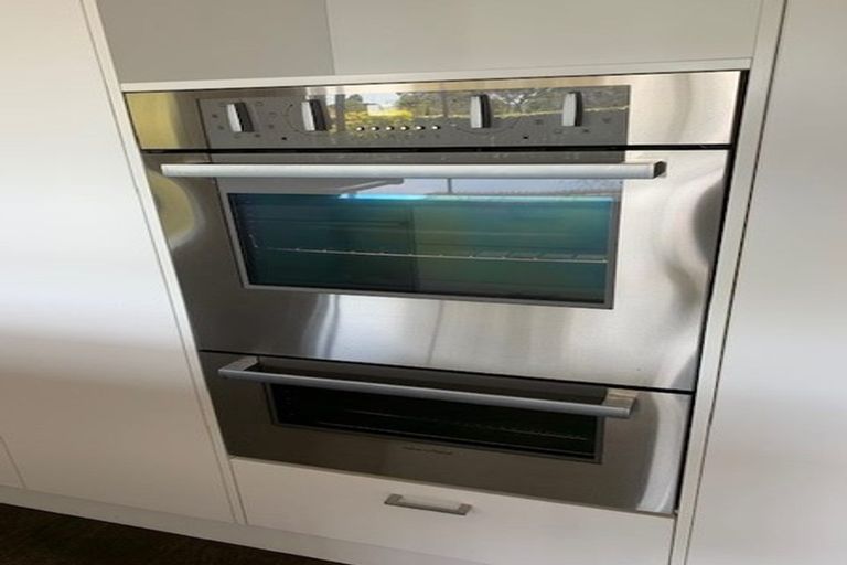 Photo of property in 61a Fairmount Road, Titirangi, Auckland, 0604