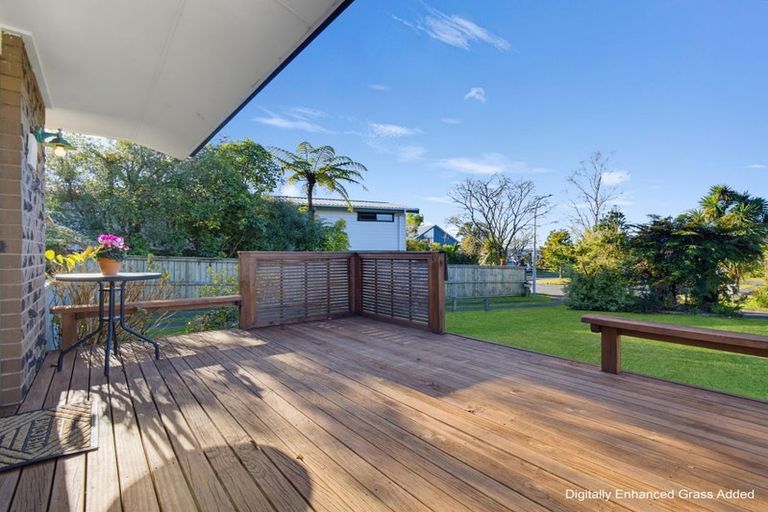 Photo of property in 10b Taurus Place, Kawaha Point, Rotorua, 3010