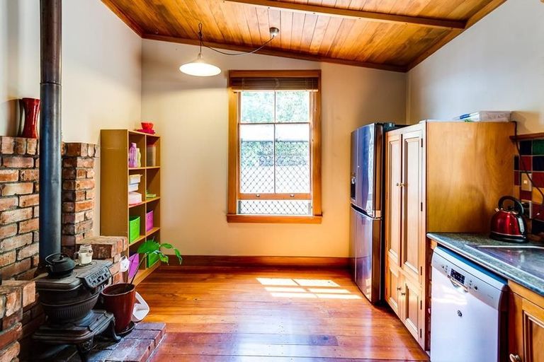 Photo of property in 21 Chaucer Road, Hospital Hill, Napier, 4110