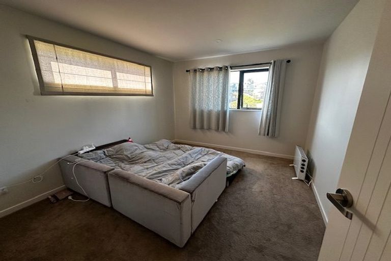 Photo of property in 24 Baumea Rise, Massey, Auckland, 0614