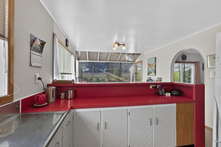 Photo of property in 87 Queen Street, Waitara, 4320