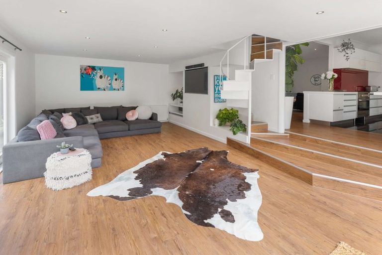 Photo of property in 77 Parkes Avenue, Saint Johns Hill, Whanganui, 4501