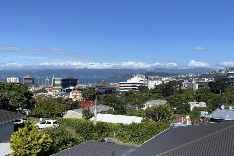 Photo of property in 13a Upper Lewisville Terrace, Thorndon, Wellington, 6011