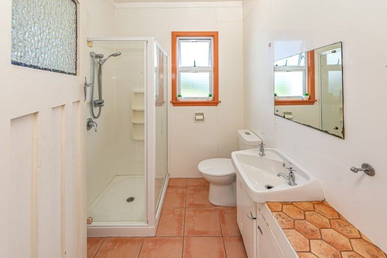 Photo of property in 16 Central Avenue, Gonville, Whanganui, 4501