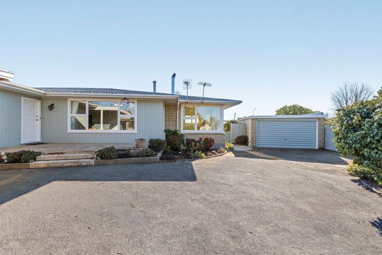 Photo of property in 11 Weston Place, Rangiora, 7400